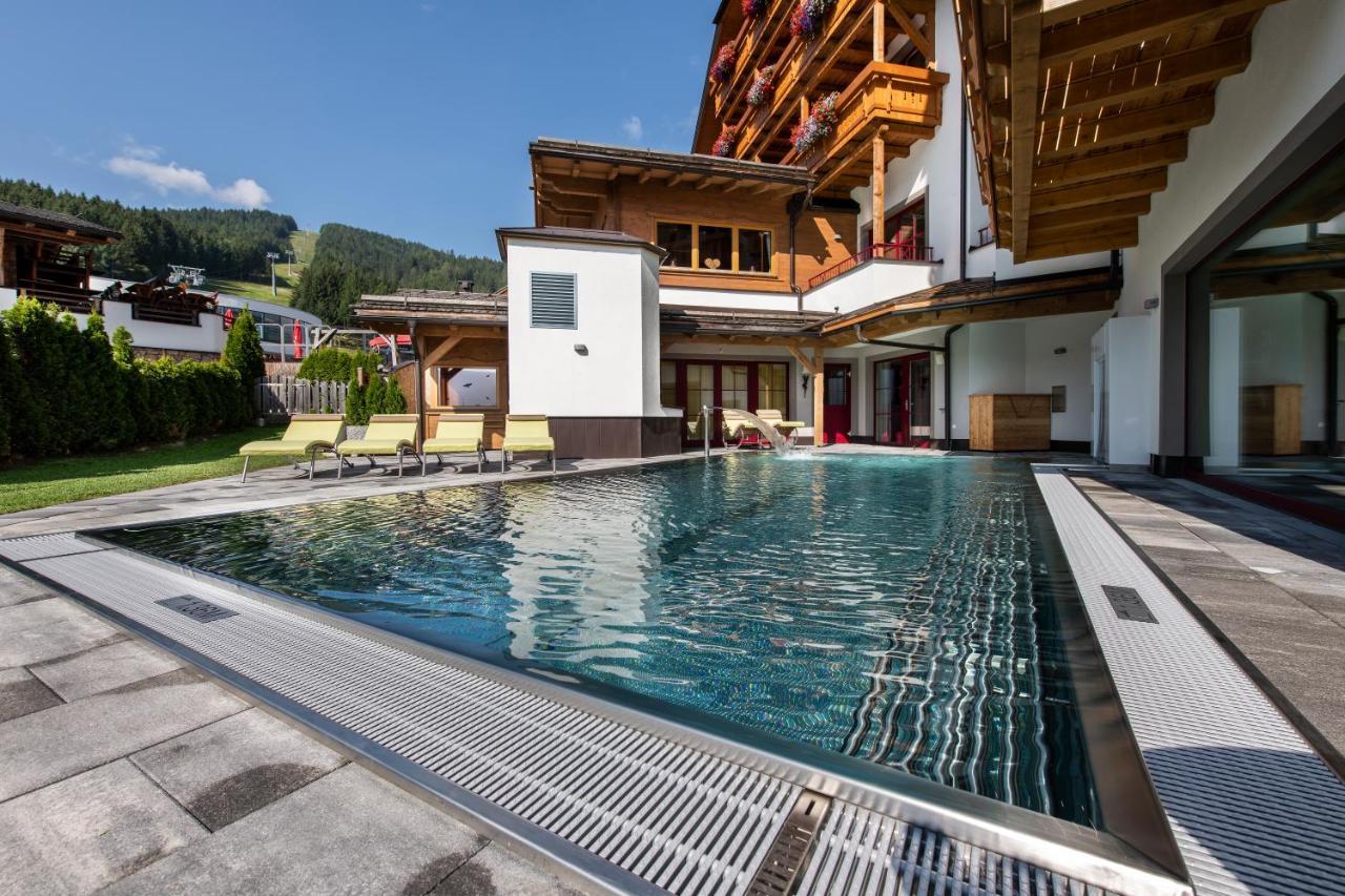 Grizzly Sport & Motorrad Resort Sankt Margarethen im Lungau Exterior foto