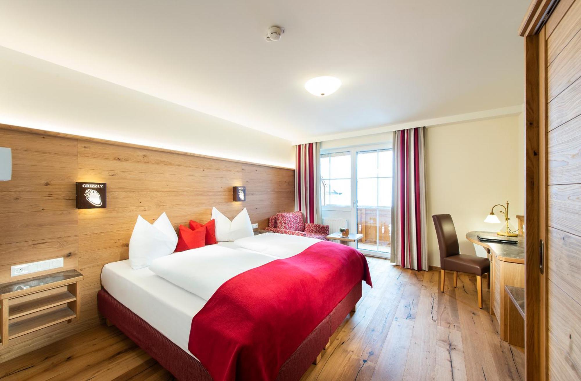 Grizzly Sport & Motorrad Resort Sankt Margarethen im Lungau Habitación foto