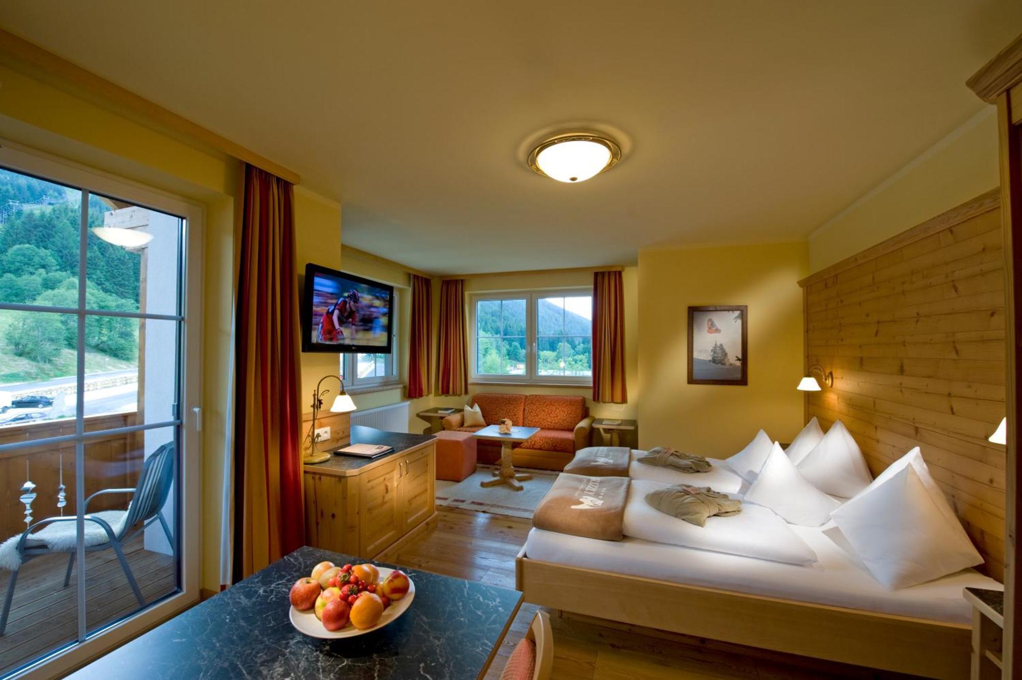 Grizzly Sport & Motorrad Resort Sankt Margarethen im Lungau Habitación foto