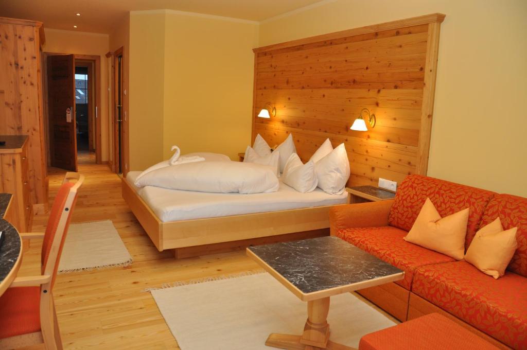 Grizzly Sport & Motorrad Resort Sankt Margarethen im Lungau Habitación foto