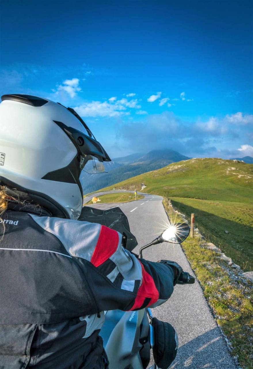 Grizzly Sport & Motorrad Resort Sankt Margarethen im Lungau Exterior foto